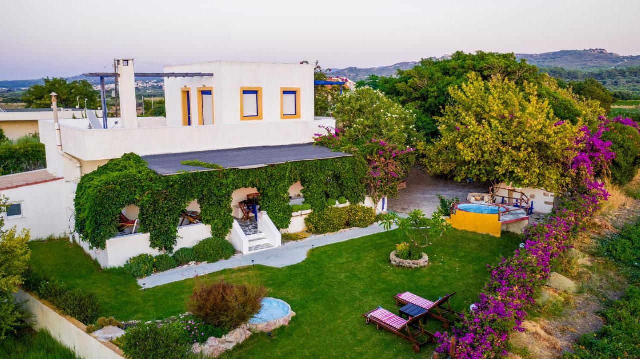Villa Marqua Kalavarda Exterior photo